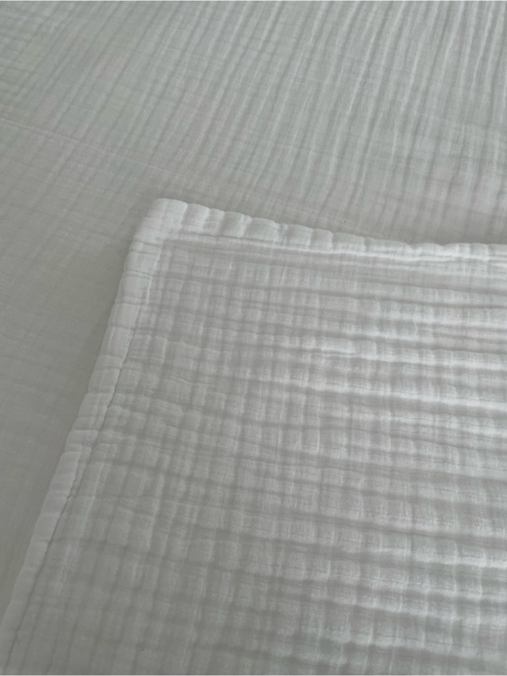 Muslin Comfort Ultra Lightweight Cotton Blanket White 120x120 OEKO-TEX - Picture 4 of 6